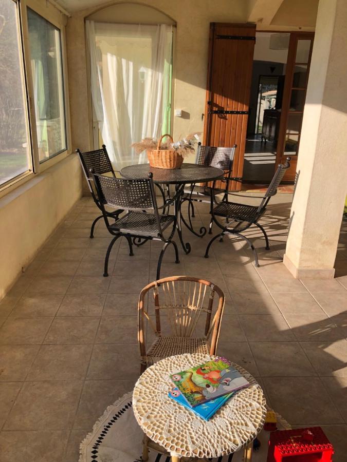 La Maison Des Sources Salon-de-Provence Exterior foto